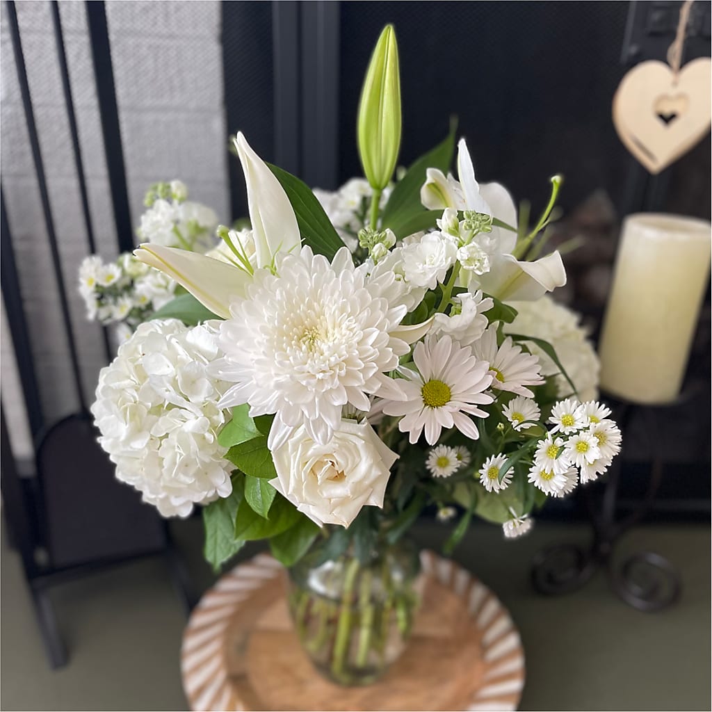 Classic Ivory – A Florist Original –  Alachua Flowers, Alachua FL